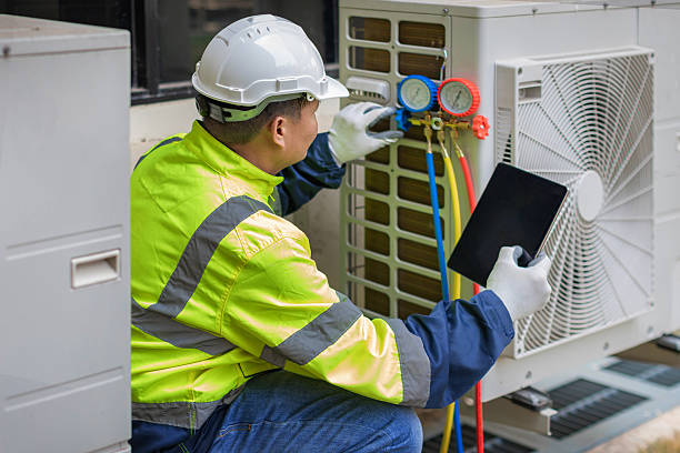 Professional Hvac technician working in Hillsdale, MI